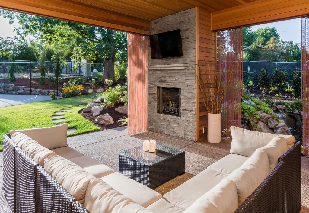 Open-Plan Accessory Residence